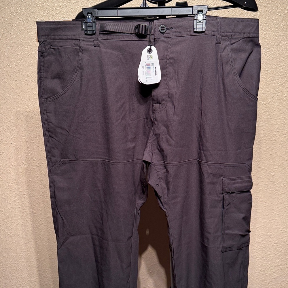 Men’s cargo hiking pants size 42x32 charcoal gray super stretch tapered leg $95 - Picture 3 of 14
